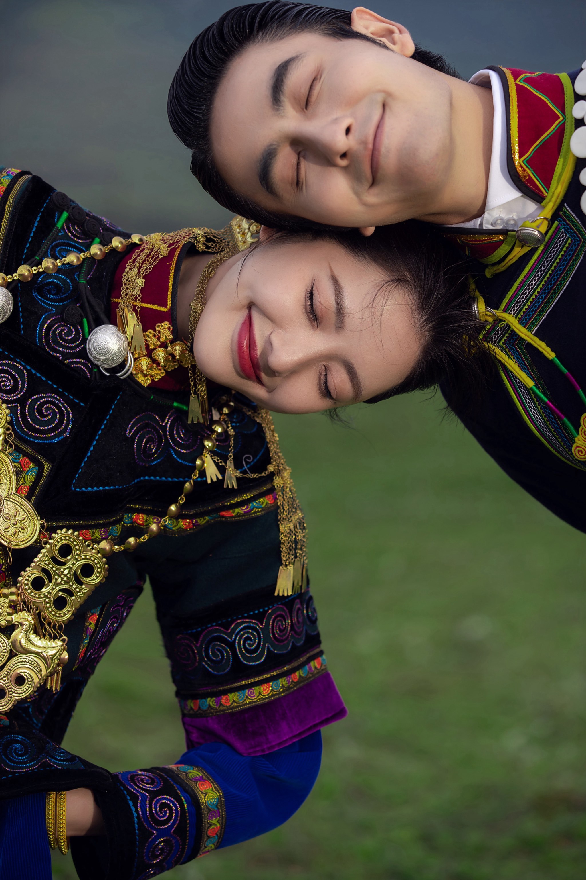 西昌彝族婚纱照