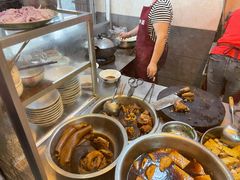 -松树干拌面店