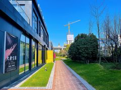 -金桥现代产业园区-停车场