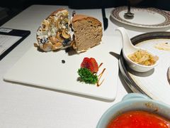 龙珠彩蛋黑列巴-俄士厨房(五棵松华熙LIVE店)