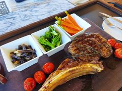-三亚亚龙湾瑞吉酒店·宴悦Driftwood·游水海鲜·牛排·草坪·私人定制