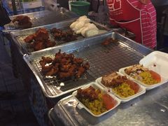 -席娜卡琳火车铁道夜市