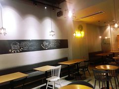 大堂-HELLO 27 意面·沙拉·帕尼尼