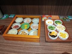 -良米山·云南野生菌过桥米线(上海首店)