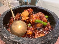 招牌石锅杭椒牛蛙-桂满陇·手作小笼包&江南叫花鸡(中山公园店)