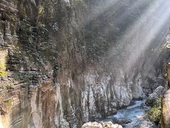-蝶舞清江·恩施地心谷景区