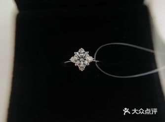 今天推荐一款主钻小也显大的戒托
