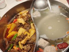 辣卤牛腩鸳鸯锅-八合里潮汕鲜牛肉火锅(上海汇智广场店)