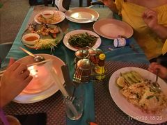 -Pakwan Restaurant & Bar