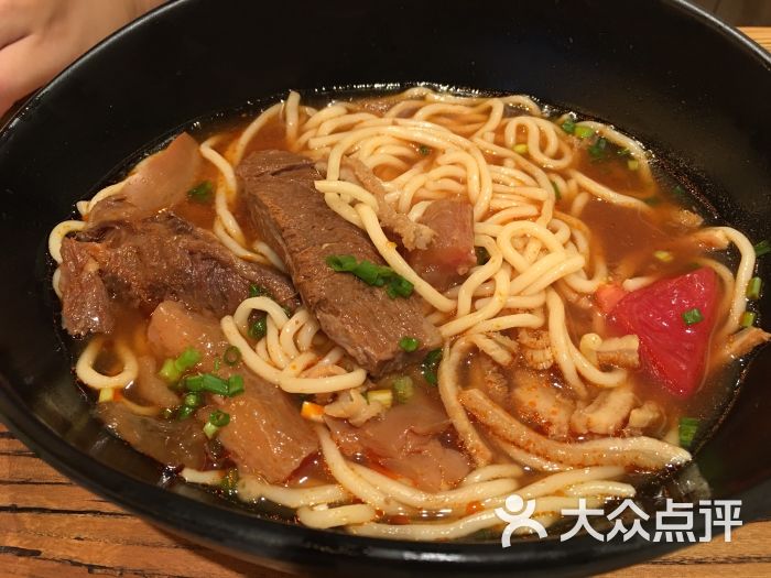 招牌番茄牛三宝面