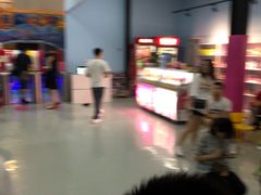 -嘿哟动霸CHUA·新潮玩运动娱乐中心·蹦床滑冰团建乐园