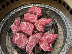 -山川小町·极番烧肉(新地假日广场店)