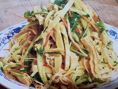 -靠山屯东北农家菜(八龙桥雅苑店)