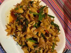 -香巴拉云南餐厅(华莱坞店)