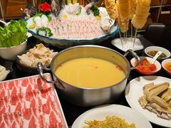 -鲜入唯煮·港式海鲜牛肉火锅(金宝街店)