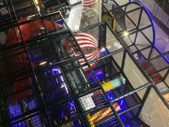 -嗨翻Hi-Fun竞技主题乐园·蹦床亲子生日轰趴(国光1937店)