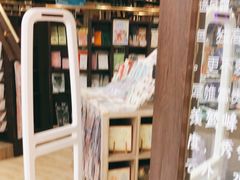 -钟书阁(群光广场店)