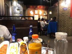 大堂-东口码头·烧鸽子·鱼头泡饼·地方菜(金鹰悦城店)