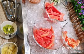 Self-Service Fruit and Vegetable Juice