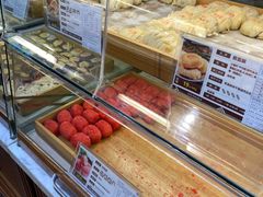 面包甜点陈列柜-清真全盛斋传统糕点(西羊市店)