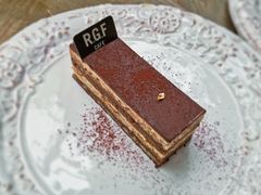 歌剧院千层-RGF(巨鹿路店)