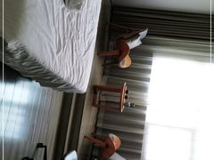 -西安大雁塔科技大学地铁站亚朵酒店