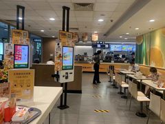 -麦当劳(轻轨曹杨路店)