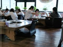 靠窗位-喇喇排骨火锅·传统韩式脊骨汤(望京西园总店)