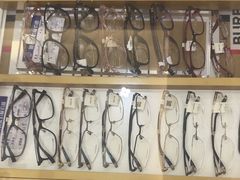 -美式眼镜·授权蔡司.依视路.尼康.豪雅.明月(人民广场店)