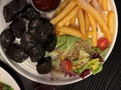 -mordew加州日记西餐&小酒馆(新天地店)
