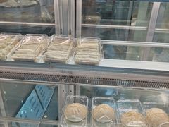 面包甜点陈列柜-莹珠阁·私房菜