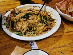 -老滇山寨•云南特色菜•地方菜•民族风情歌舞表演(金碧店)