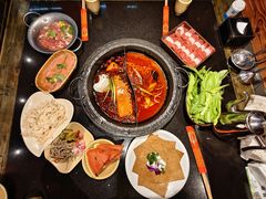 -宽板凳老灶火锅(台湾街店)