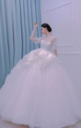 -Lady  Jane高端婚纱礼服馆