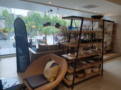 -新华里咖啡书吧(新华书店小寨店)