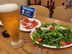 火腿芝麻菜沙拉-城市大道红炉披萨烘焙坊