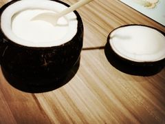 -志龙皇冠吃货椰子铺