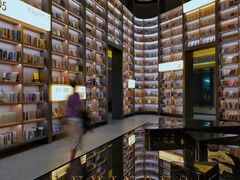 -上海虹桥中心爱琴海亚朵S酒店