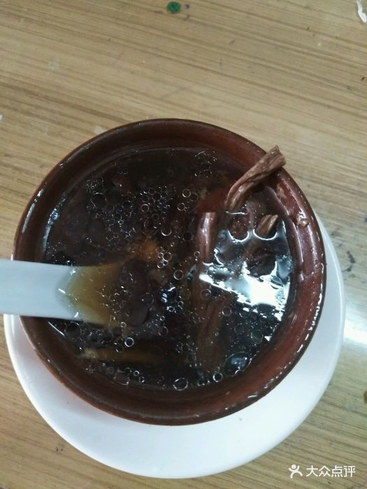 福建沙县小吃茶树菇排骨汤图片