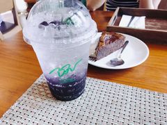 -Chom Cafe and Restaurant