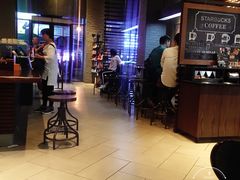 大堂-星巴克(广州番禺钻汇广场分店)