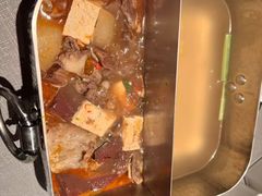 -左庭右院鲜牛肉火锅黑金店(陆家嘴中心店)