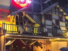 门面-哥老官重庆美蛙鱼头(西湖银泰十一哥店)