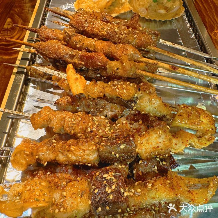 吃个烧烤…没想到拍到了人生的照片…🥹