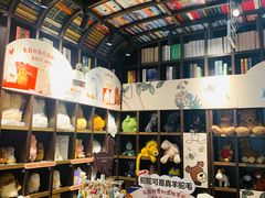 -钟书阁(松江泰晤士小镇店)