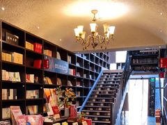 -钟书阁(松江泰晤士小镇店)