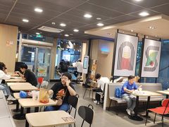 -麦当劳(轻轨曹杨路店)