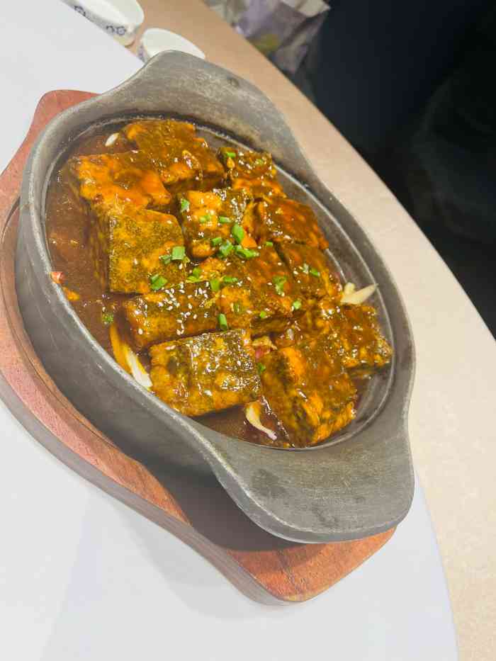 热河食府(中山路店)-"热河食府开了十大几年了,生意一直是火爆的.