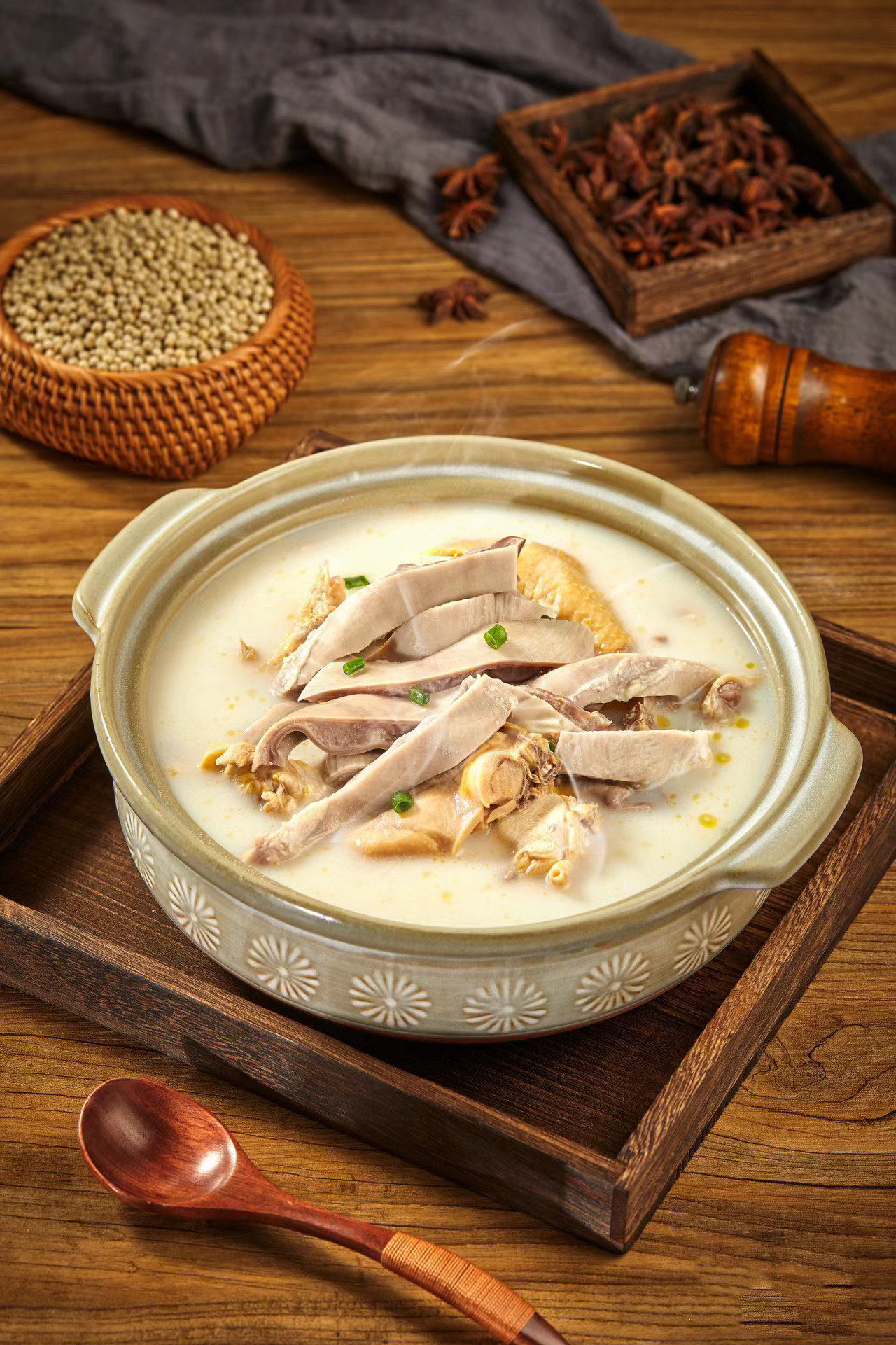 多少来就为了这碗猪肚鸡汤!一口沦陷!