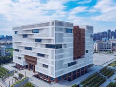 门面-理工大南湖新校区-图书馆